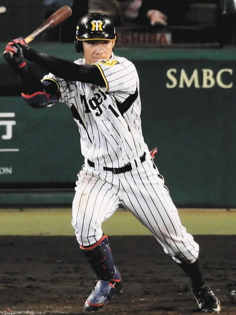 バットを振る現役時代の鳥谷敬さん
